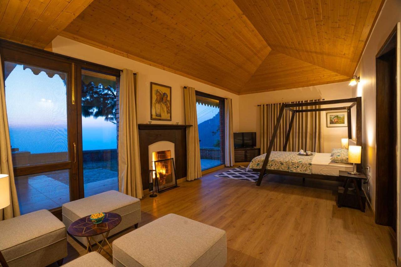 Stayvista At The Winter Line With Complimentary Breakfast Касаули Екстериор снимка