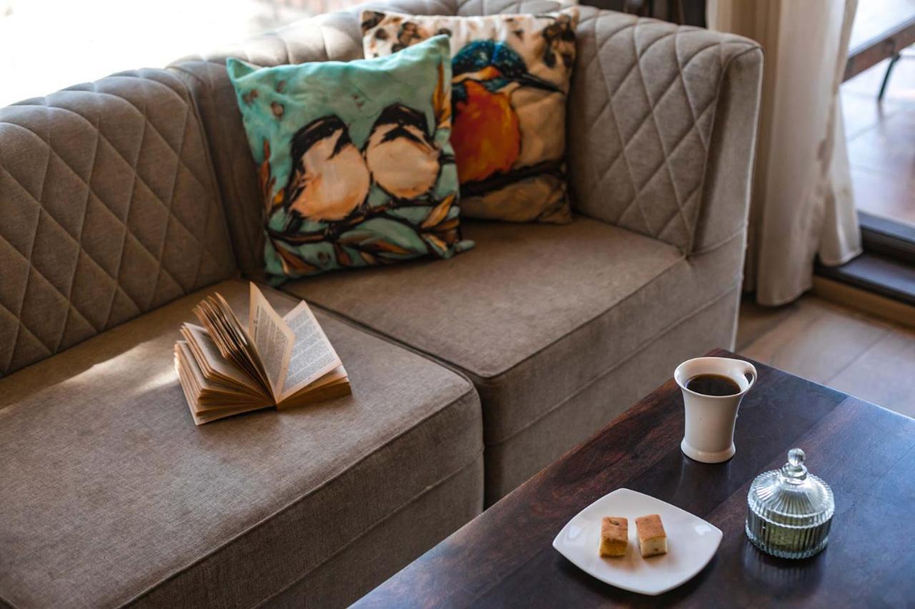 Stayvista At The Winter Line With Complimentary Breakfast Касаули Екстериор снимка