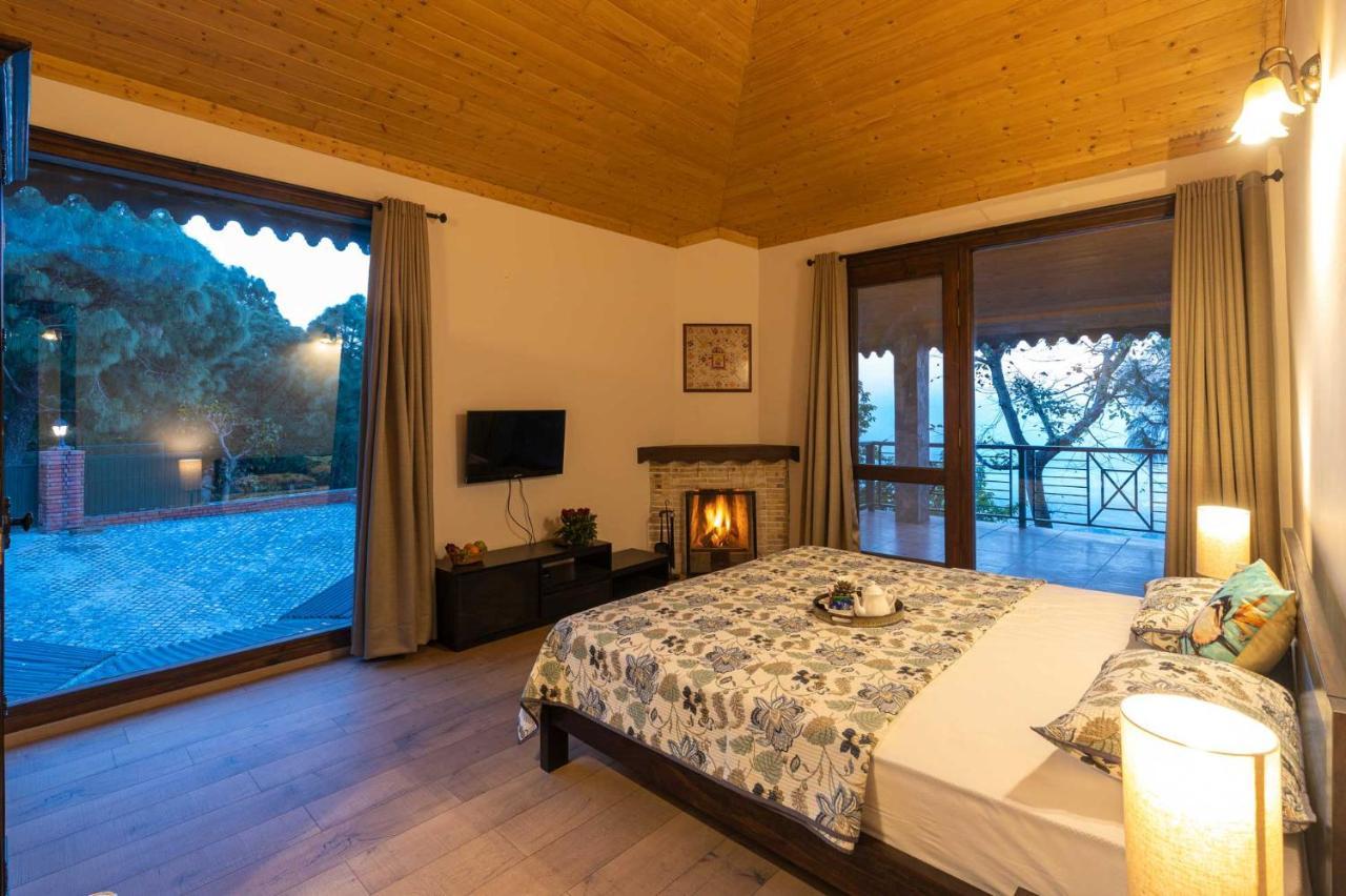 Stayvista At The Winter Line With Complimentary Breakfast Касаули Екстериор снимка