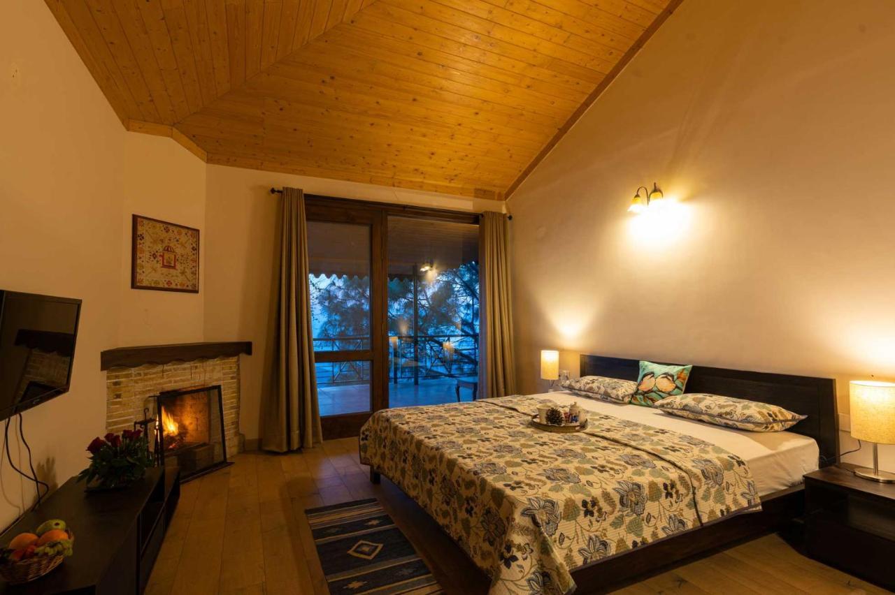 Stayvista At The Winter Line With Complimentary Breakfast Касаули Екстериор снимка